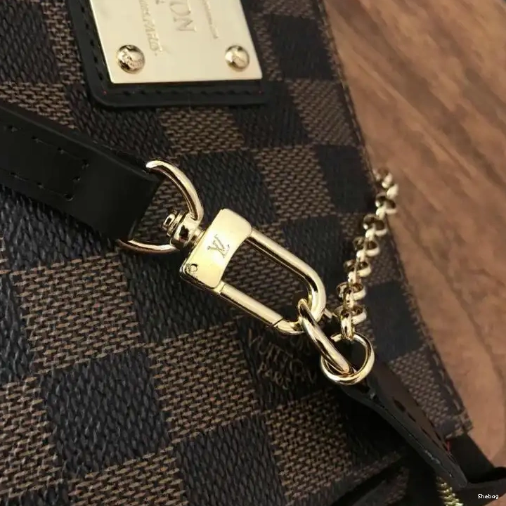 LV Bags 19T1L0126 0526
